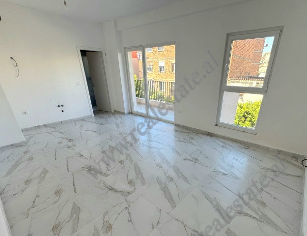 Ambient zyre me qira tek Kompleksi Aura ne Tirane